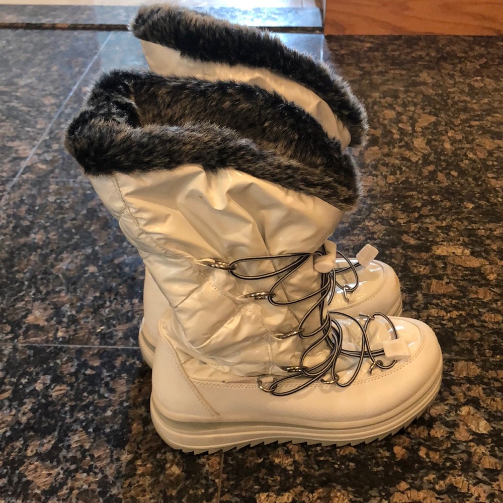 Lightweight Snow boots by khombu - Picture 1 of 5